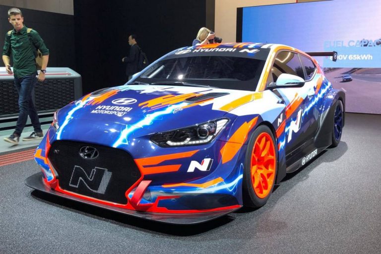 Hyundai ha presentato a Francoforte la sua prima auto da corsa elettrica