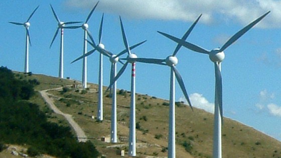 Fino al 60 per cento più potente rispetto alle pale eoliche: micro-energia dal vento con la vibrazione?
