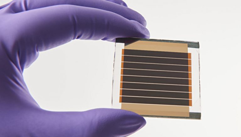 Fotovoltaico, mini modulo in perovskite con efficienza record
