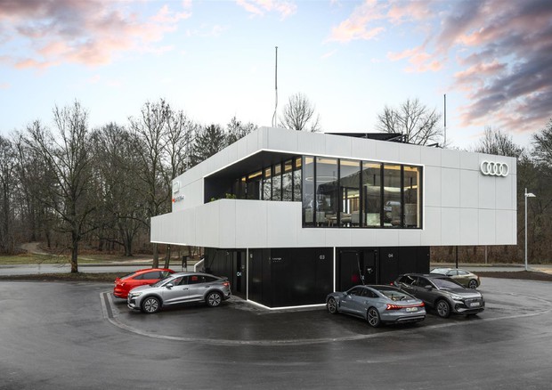 Audi Charging Hub, la prima lounge di ricarica ultra fast