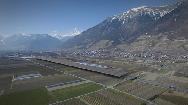 Startup svizzera al lavoro su progetto di pannelli solari lungo le autostrade