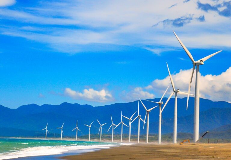 “Parchi nel vento”: seconda edizione della guida dedicata al turismo dell’eolico